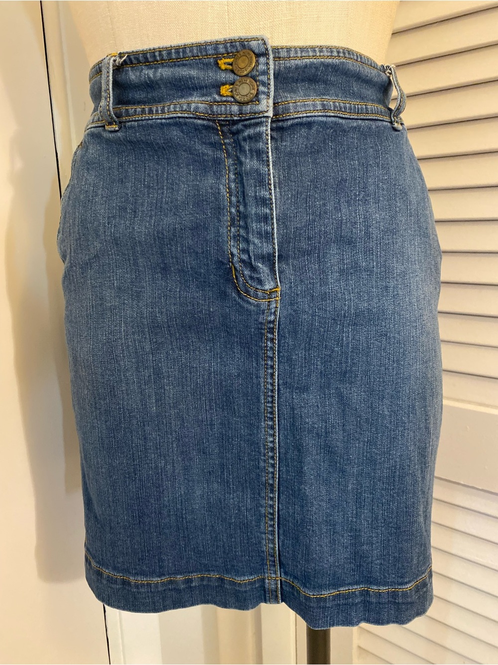 Jones New York Mid Blue Denim A-Line Skirt with Double Button Waist- Size 8P